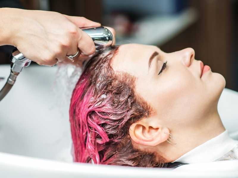 Washing Dyed Hair To Remove Chlorine